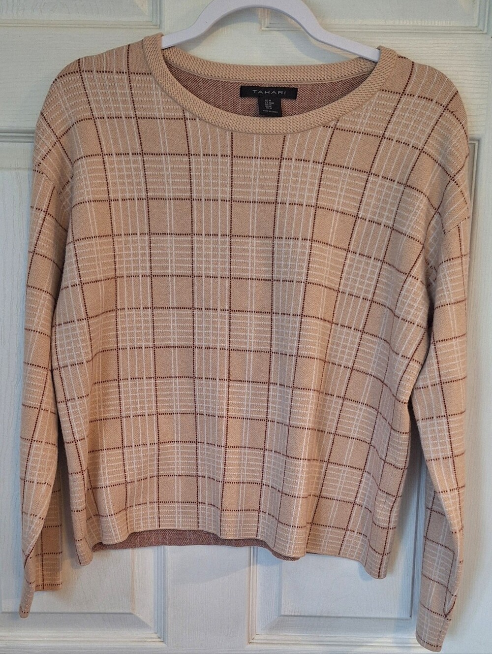 Tahari Women’s Plaid Knit Sweater Size Medium Cream NWOT